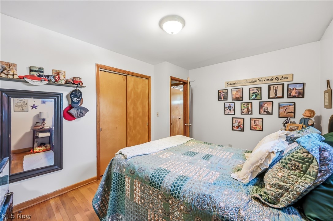 6127 Columbus Road Northeast Louisville, OH 44641 - Photo 22 of 49 Guest room