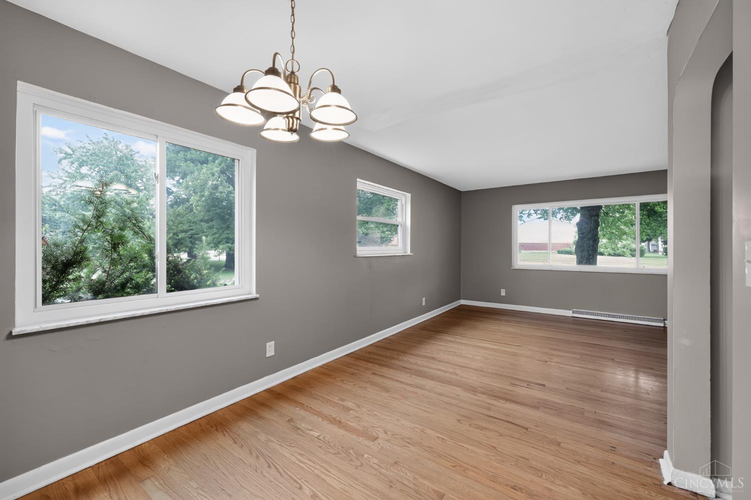 11410 Pippin Road Cincinnati, OH 45231 - Photo 8 of 33