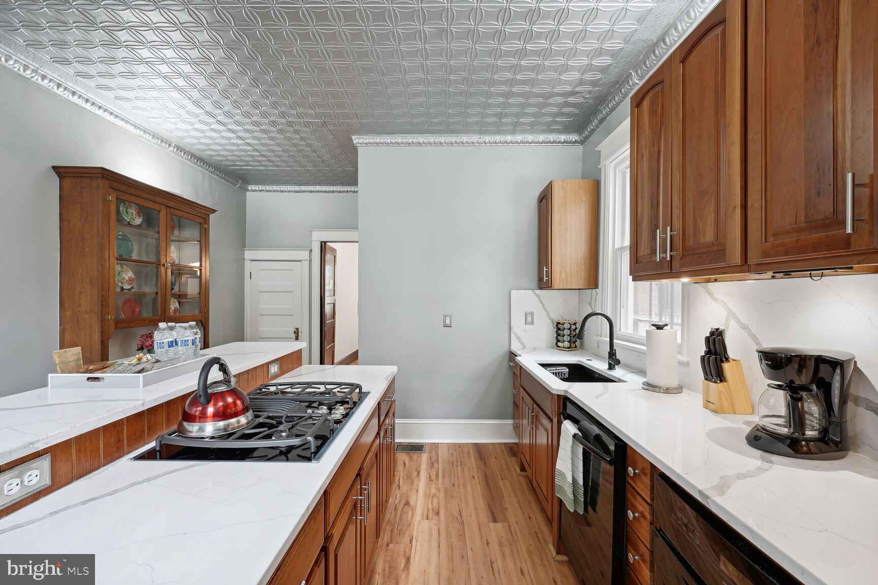 722 13th Street Southeast, Unit A Washington, DC 20003 - Photo 7 of 32