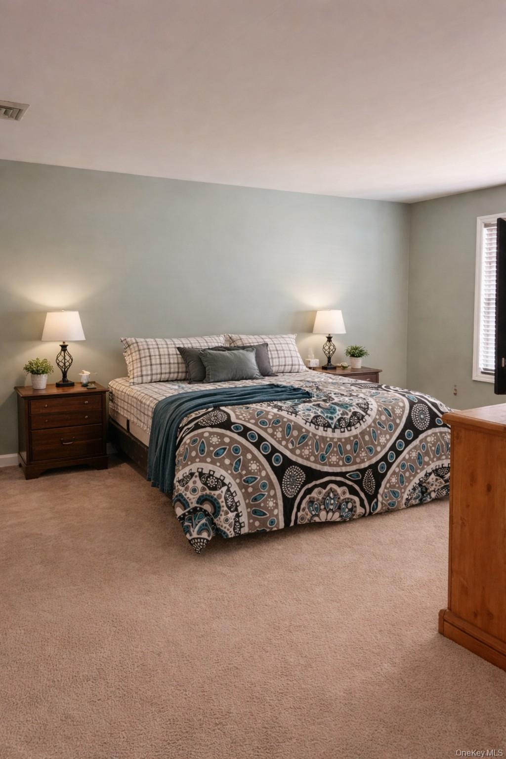 136 Elizabeth Way Ridge, NY 11961 - Photo 31 of 38