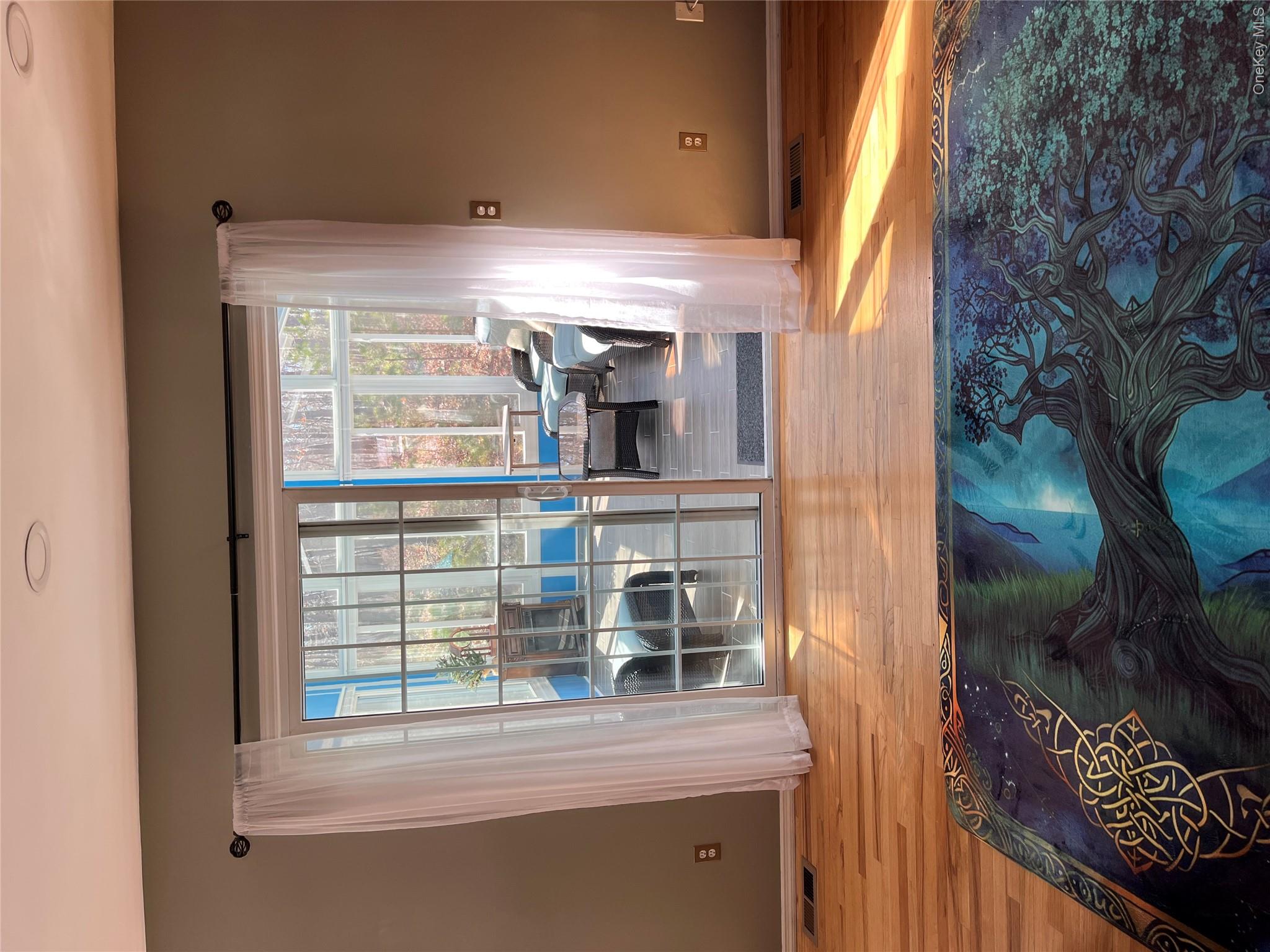 136 Elizabeth Way Ridge, NY 11961 - Photo 7 of 38