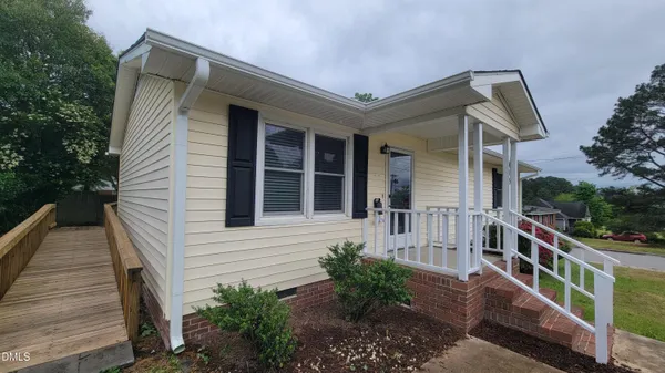 $1,500 | 415 South Fayetteville Street, Clayton, NC 27520