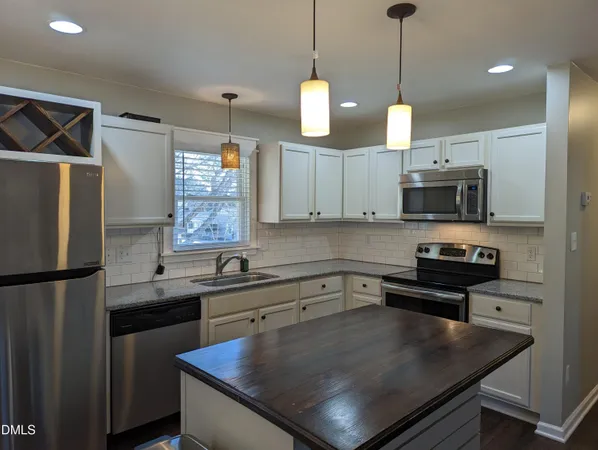 $1,500 | 415 South Fayetteville Street, Clayton, NC 27520