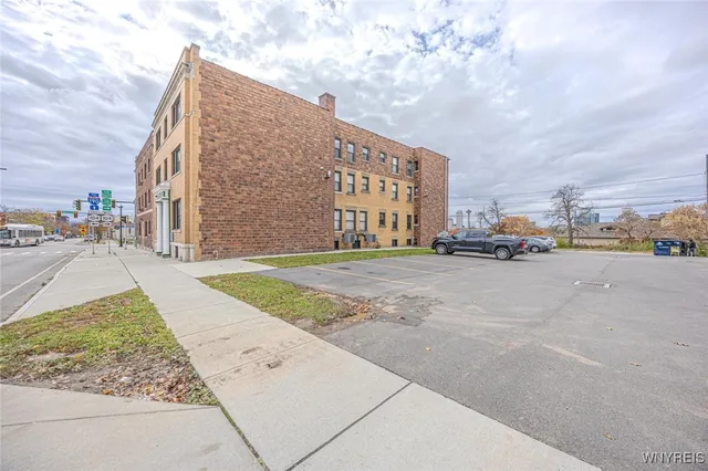 $950 | 530 Main Street, Unit 306, Niagara Falls, NY 14301