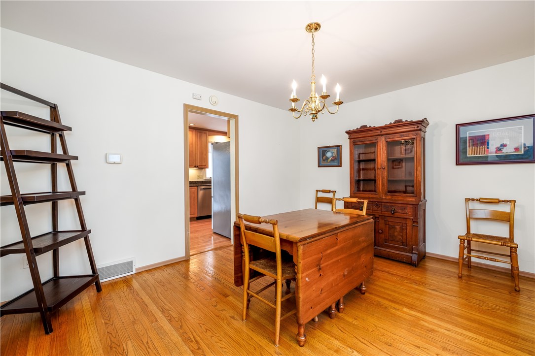 18 Bent Oak Road Chili, NY 14624 - Photo 12 of 47 Dining room