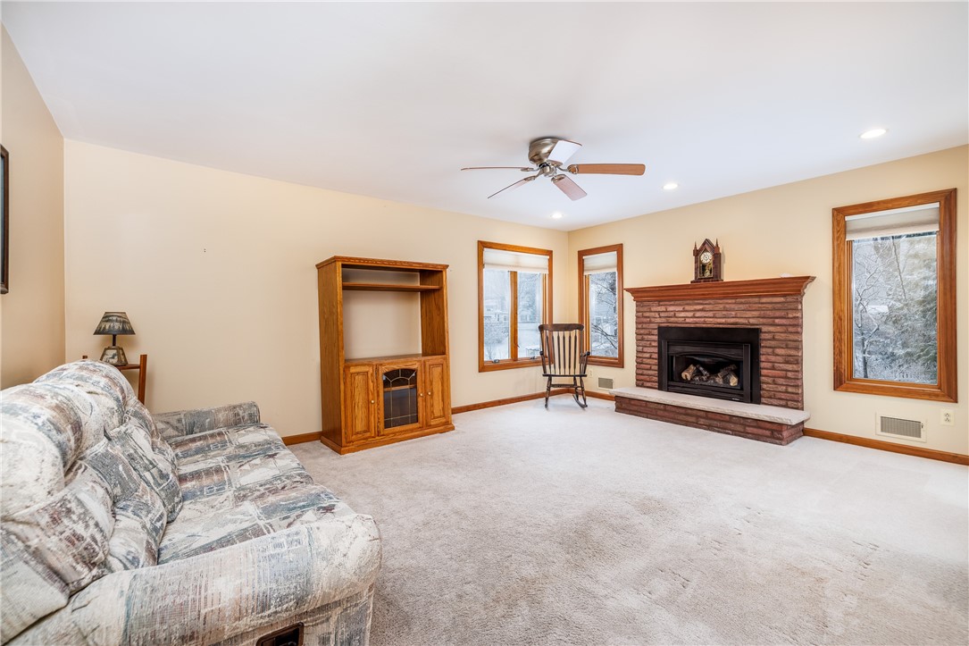 18 Bent Oak Road Chili, NY 14624 - Photo 19 of 47 Family room