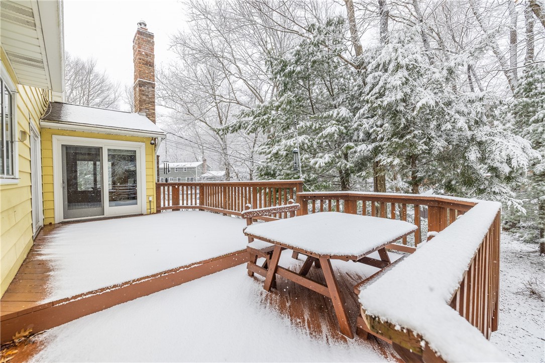 18 Bent Oak Road Chili, NY 14624 - Photo 42 of 47 Back deck