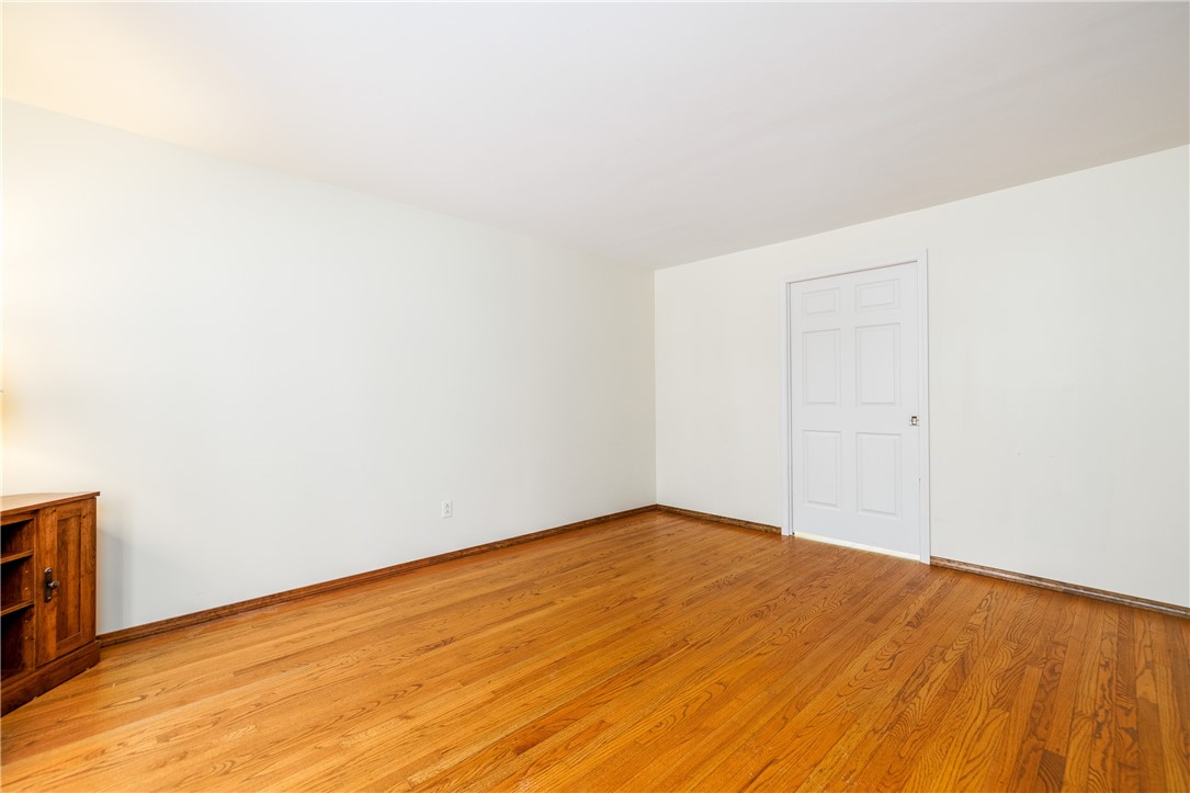18 Bent Oak Road Chili, NY 14624 - Photo 6 of 47 Living room
