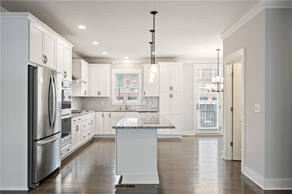 1726 Waterfront Place Pittsburgh, PA 15222 - Photo 11 of 44 Stunning center island eat in kitchen