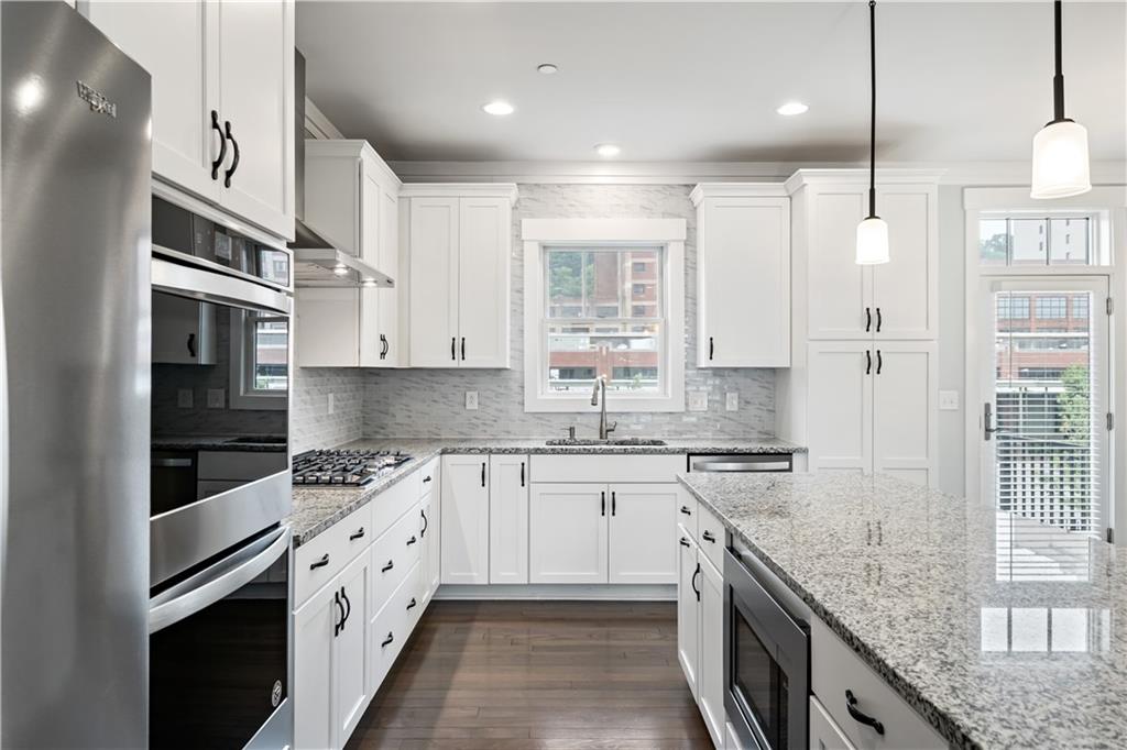 1726 Waterfront Place Pittsburgh, PA 15222 - Photo 12 of 44 Stainless appliances & more