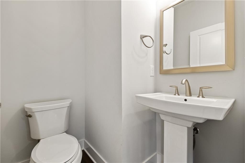 1726 Waterfront Place Pittsburgh, PA 15222 - Photo 25 of 44 Main level powder room