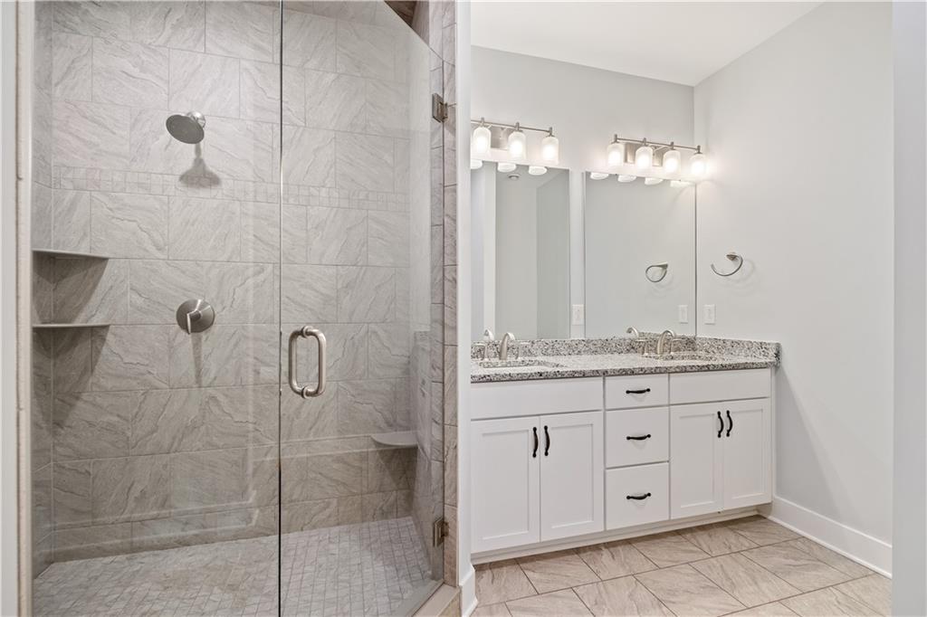 1726 Waterfront Place Pittsburgh, PA 15222 - Photo 32 of 44 Ensuite bathroom