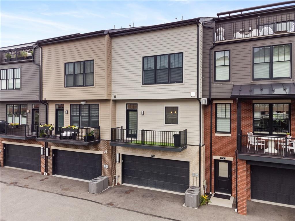 1726 Waterfront Place Pittsburgh, PA 15222 - Photo 40 of 44 Rear deck view