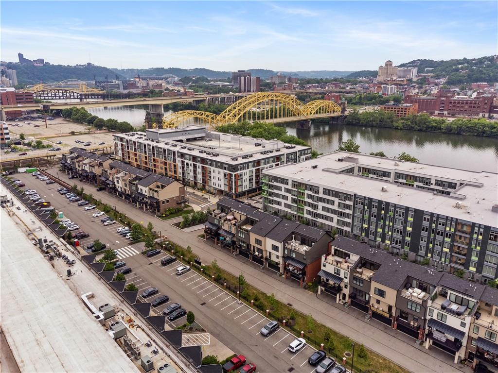 1726 Waterfront Place Pittsburgh, PA 15222 - Photo 41 of 44 Welcome to the Strip District Pittsburgh