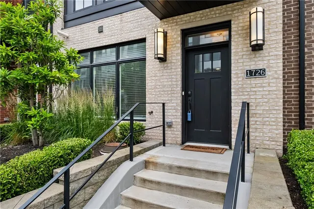 $5,500 | 1726 Waterfront Place, Pittsburgh, PA 15222