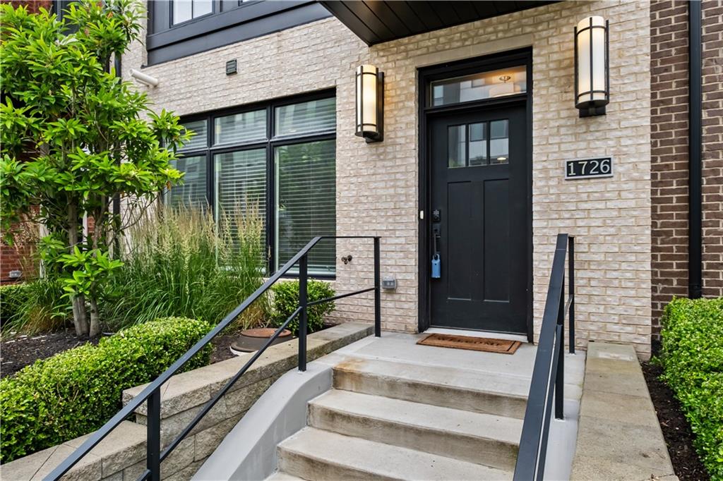 1726 Waterfront Place Pittsburgh, PA 15222 - Photo 5 of 44 Great Curb Appeal * All brick exterior