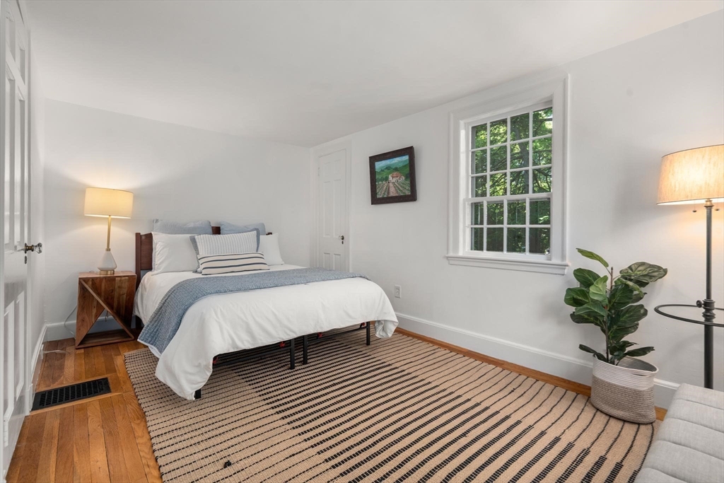 25 Chestnut Hill Road Newton, MA 02467 - Photo 12 of 32