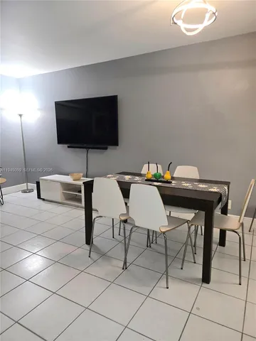 $1,700 | 2171 Northeast 66th Street, Unit 827, Fort Lauderdale, FL 33308