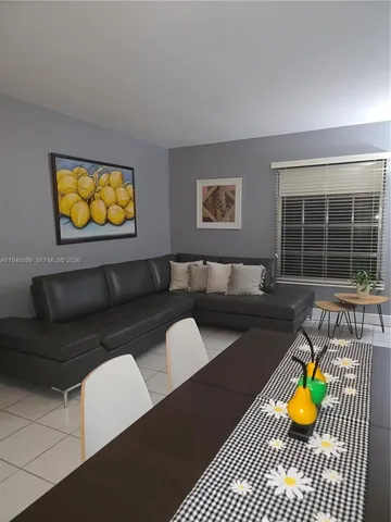 $1,700 | 2171 Northeast 66th Street, Unit 827, Fort Lauderdale, FL 33308