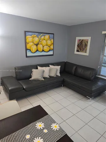 $1,700 | 2171 Northeast 66th Street, Unit 827, Fort Lauderdale, FL 33308