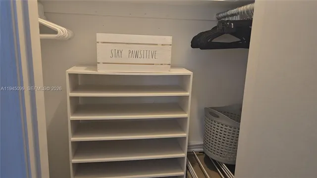 $1,700 | 2171 Northeast 66th Street, Unit 827, Fort Lauderdale, FL 33308