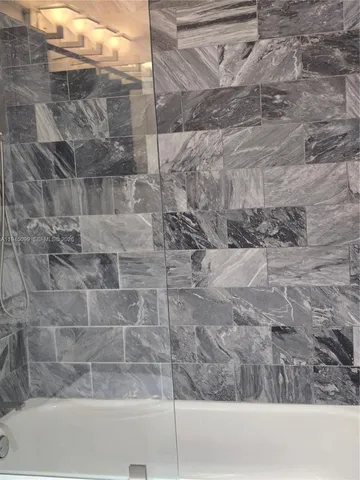 $1,700 | 2171 Northeast 66th Street, Unit 827, Fort Lauderdale, FL 33308