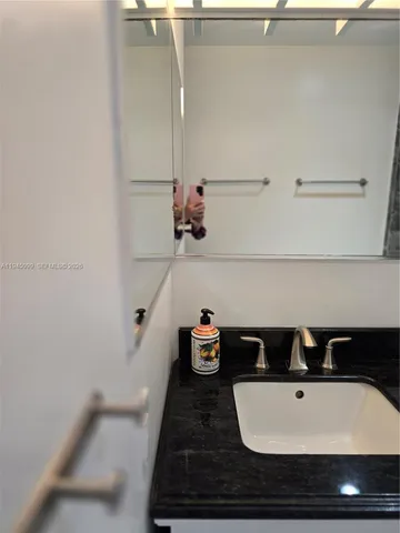 $1,700 | 2171 Northeast 66th Street, Unit 827, Fort Lauderdale, FL 33308