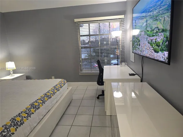 $1,700 | 2171 Northeast 66th Street, Unit 827, Fort Lauderdale, FL 33308