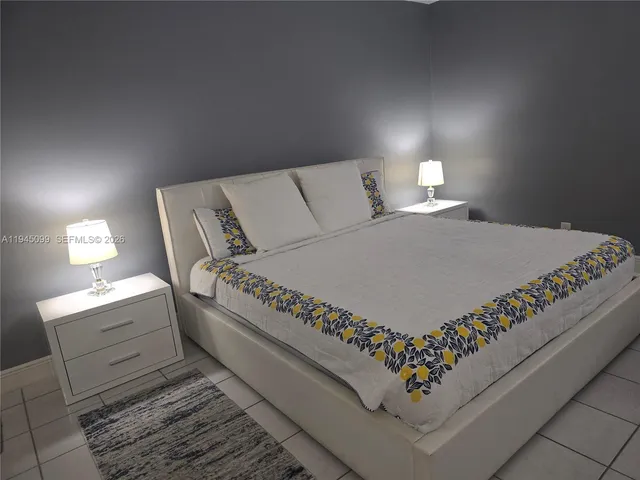 $1,700 | 2171 Northeast 66th Street, Unit 827, Fort Lauderdale, FL 33308