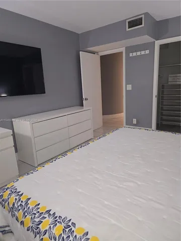 $1,700 | 2171 Northeast 66th Street, Unit 827, Fort Lauderdale, FL 33308