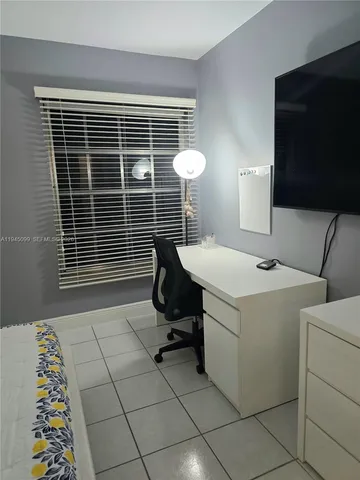 $1,700 | 2171 Northeast 66th Street, Unit 827, Fort Lauderdale, FL 33308