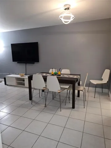 $1,700 | 2171 Northeast 66th Street, Unit 827, Fort Lauderdale, FL 33308