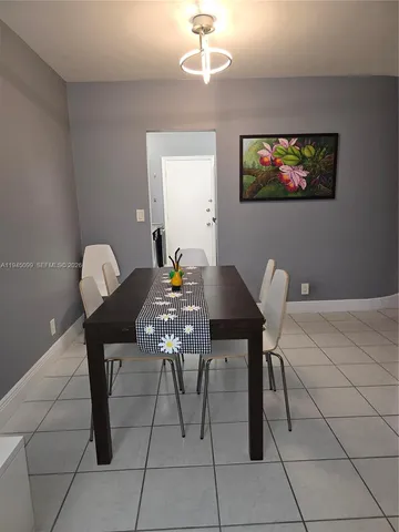 $1,700 | 2171 Northeast 66th Street, Unit 827, Fort Lauderdale, FL 33308