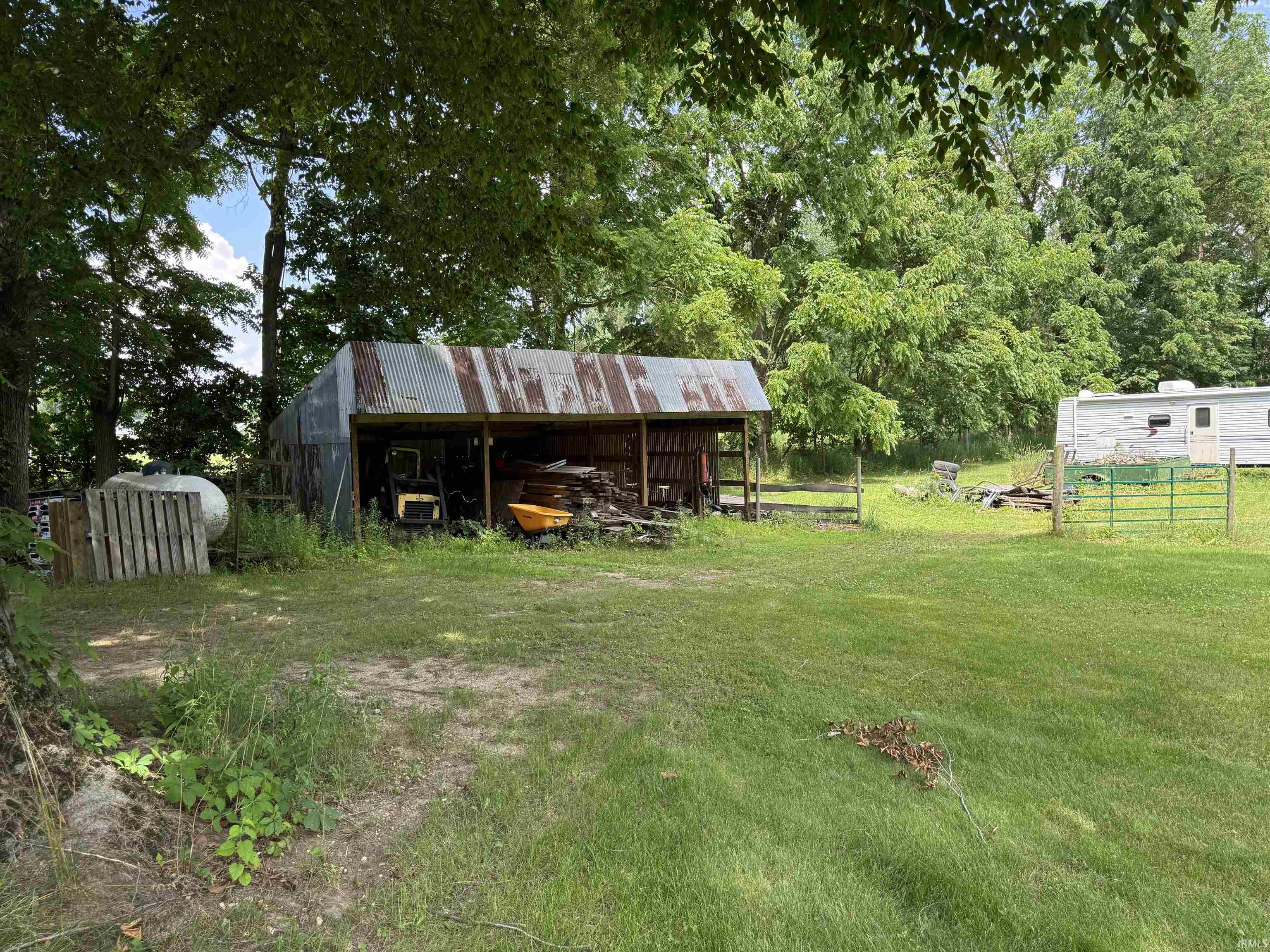 64500 Maple Road Lakeville, IN 46536 - Photo 27 of 36