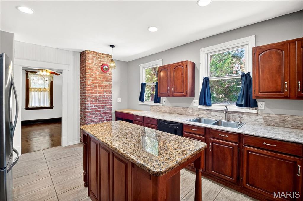 1355 Stein Road Ferguson, MO 63135 - Photo 12 of 48