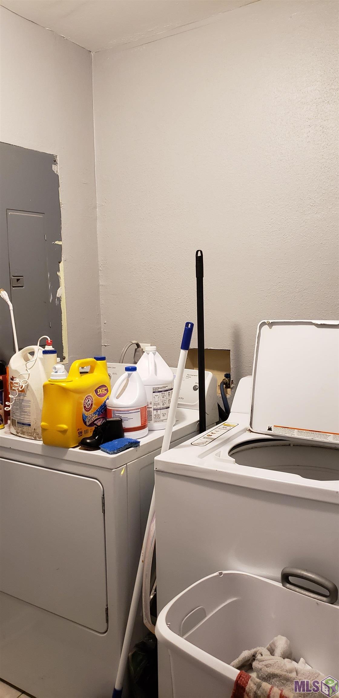 6032 Matthews Street Baton Rouge, LA 70812 - Photo 14 of 18 Laundry Area by rear entrance