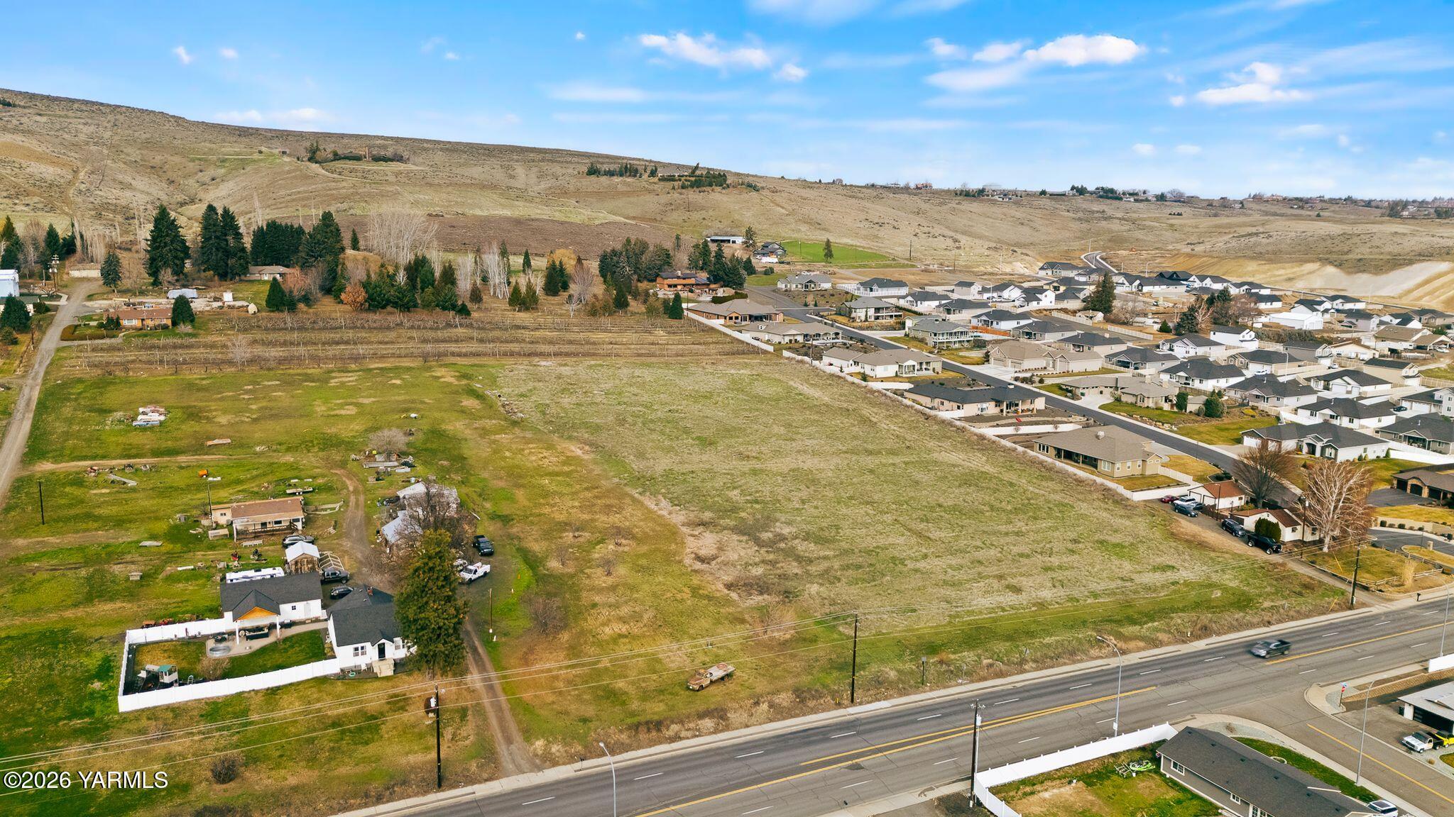 Nka Summitview Avenue Yakima, WA 98908 - Photo 3 of 12 a view of an ocean view