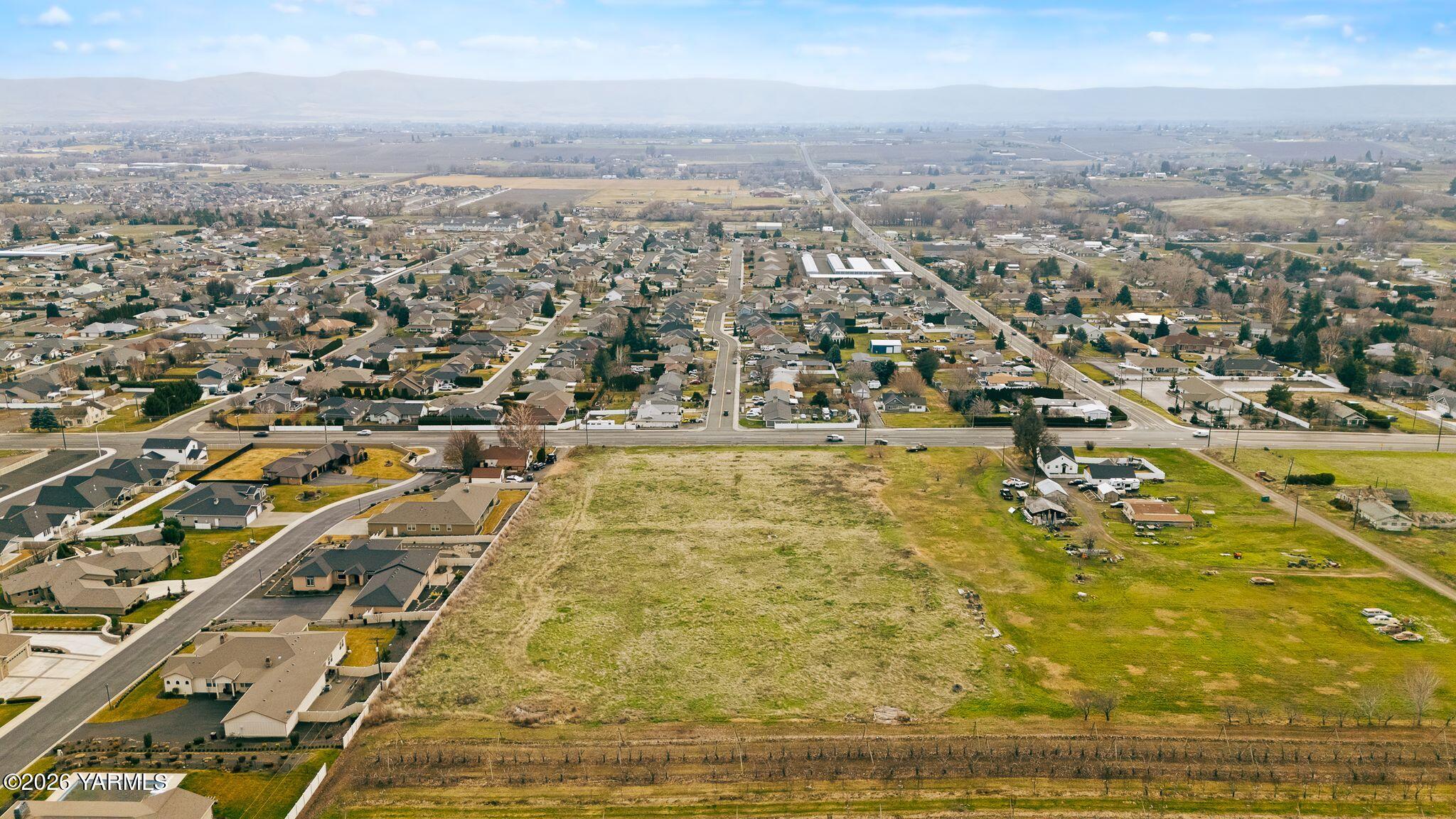 Nka Summitview Avenue Yakima, WA 98908 - Photo 5 of 12 an aerial view of residential building and ocean view