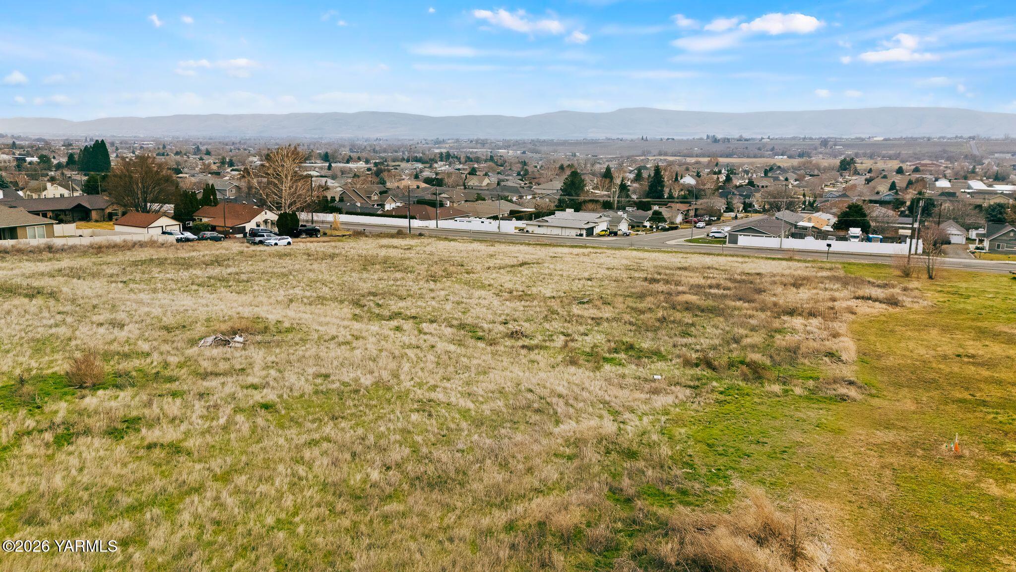 Nka Summitview Avenue Yakima, WA 98908 - Photo 8 of 12 a view of a large body of water with mountain view