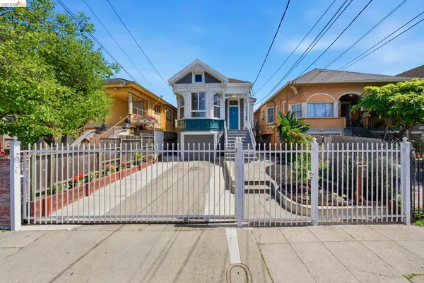 $698,000 | 3316 Market Street, Oakland, CA 94608