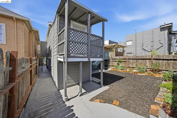 $698,000 | 3316 Market Street, Oakland, CA 94608