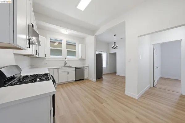 $698,000 | 3316 Market Street, Oakland, CA 94608
