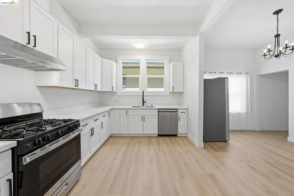 $698,000 | 3316 Market Street, Oakland, CA 94608