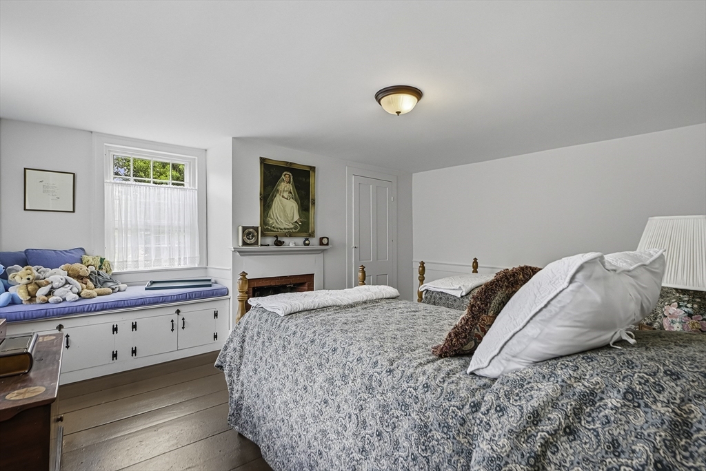 236 Mendon Street Upton, MA 01568 - Photo 23 of 41