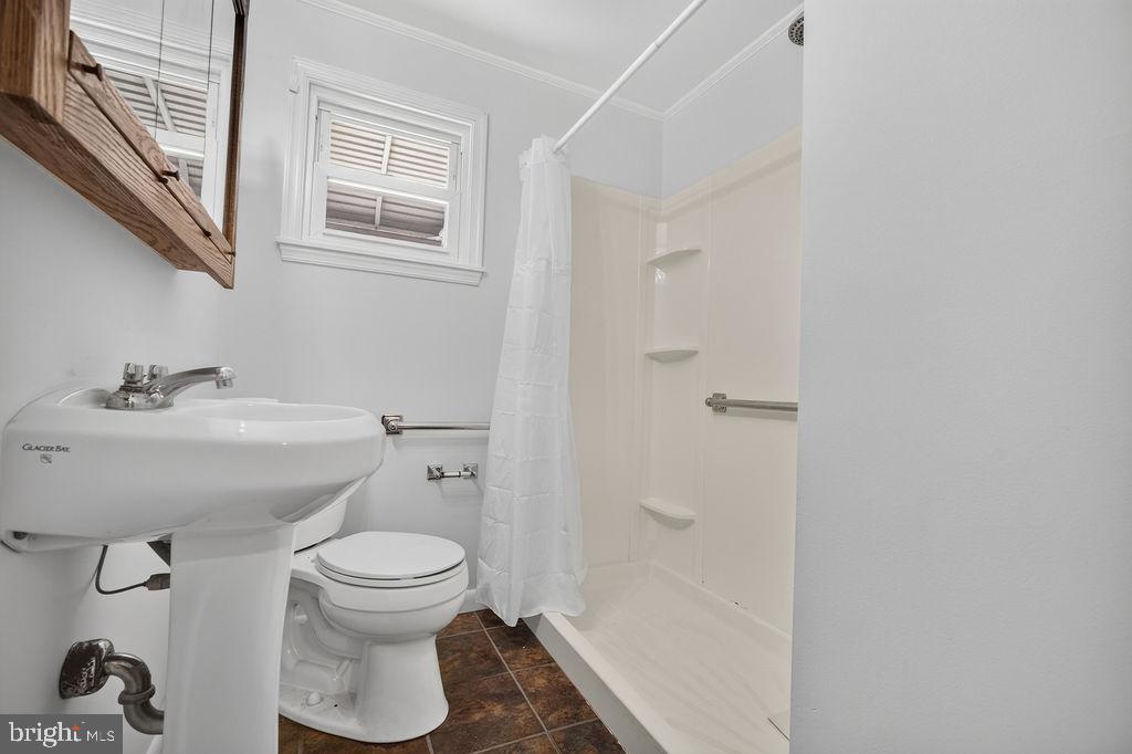 950 Thornton Road Upper Chichester, PA 19061 - Photo 11 of 26 Gallery Image 11