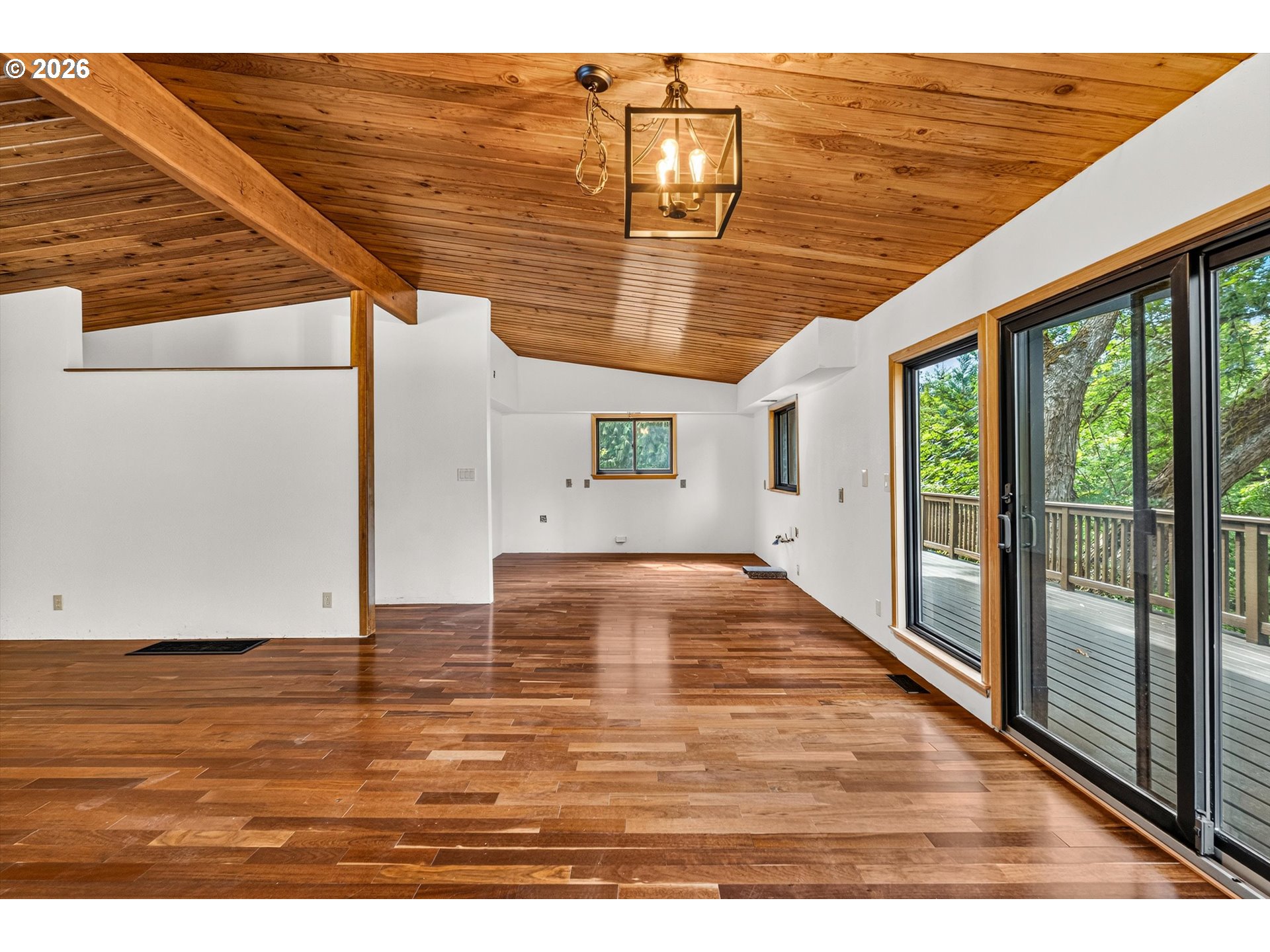 21625 Southwest Johnson Road West Linn, OR 97068 - Photo 12 of 48 Gallery Image 12