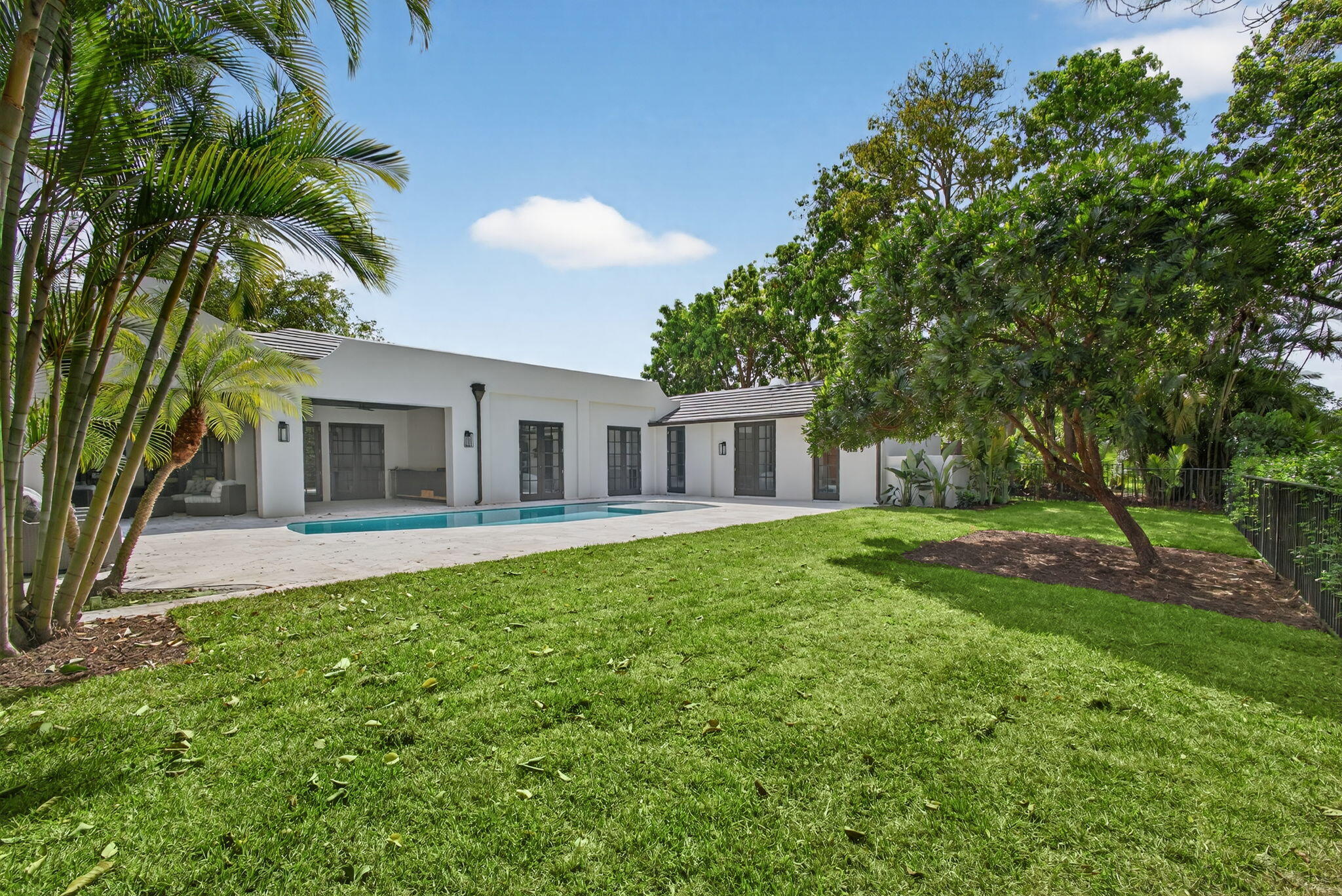 17 Carrick Road Palm Beach Gardens, FL 33418 - Photo 48 of 54 Exterior Back