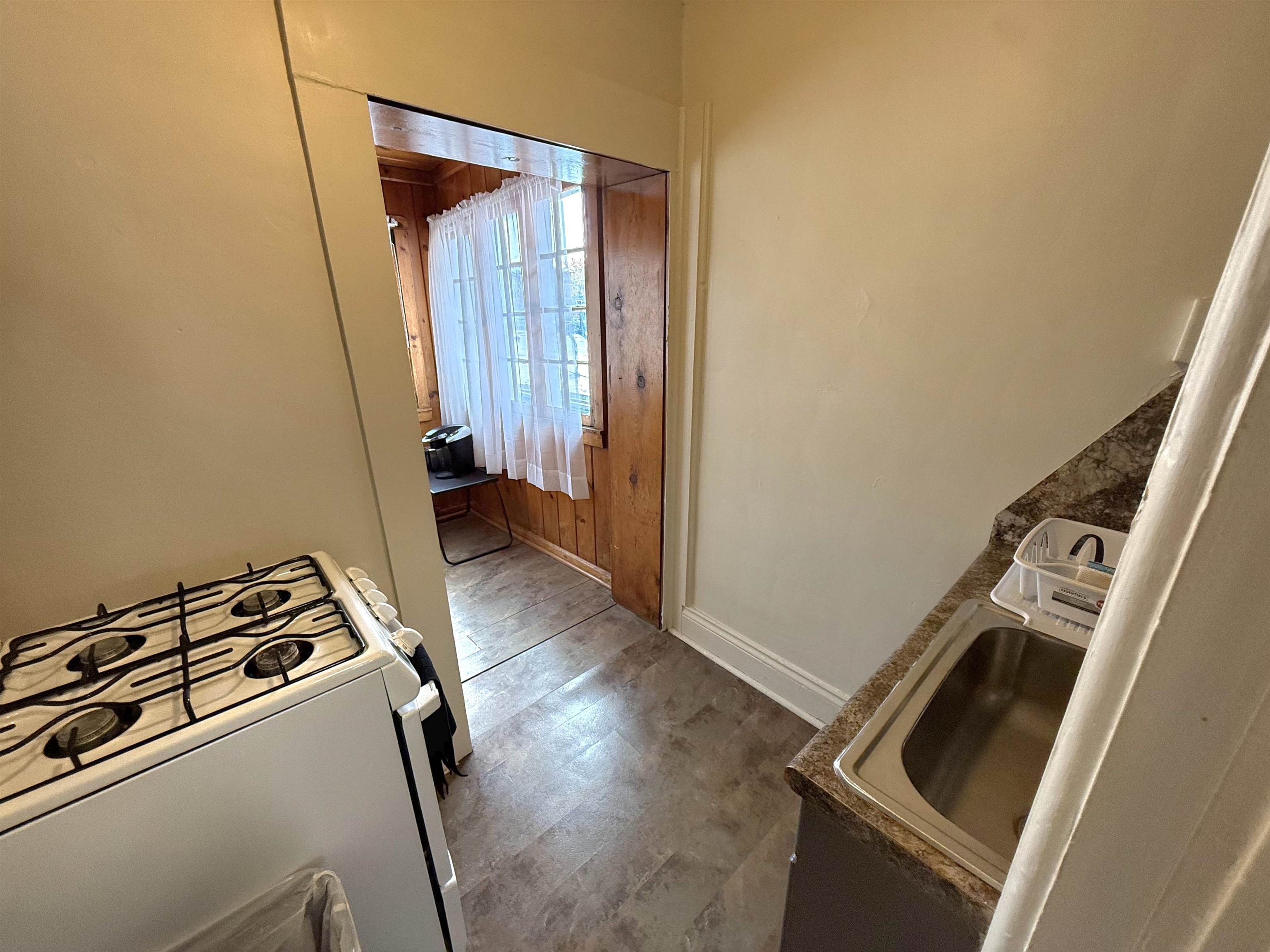701 Center Avenue, Unit 15 Bay City, MI 48708 - Photo 6 of 9