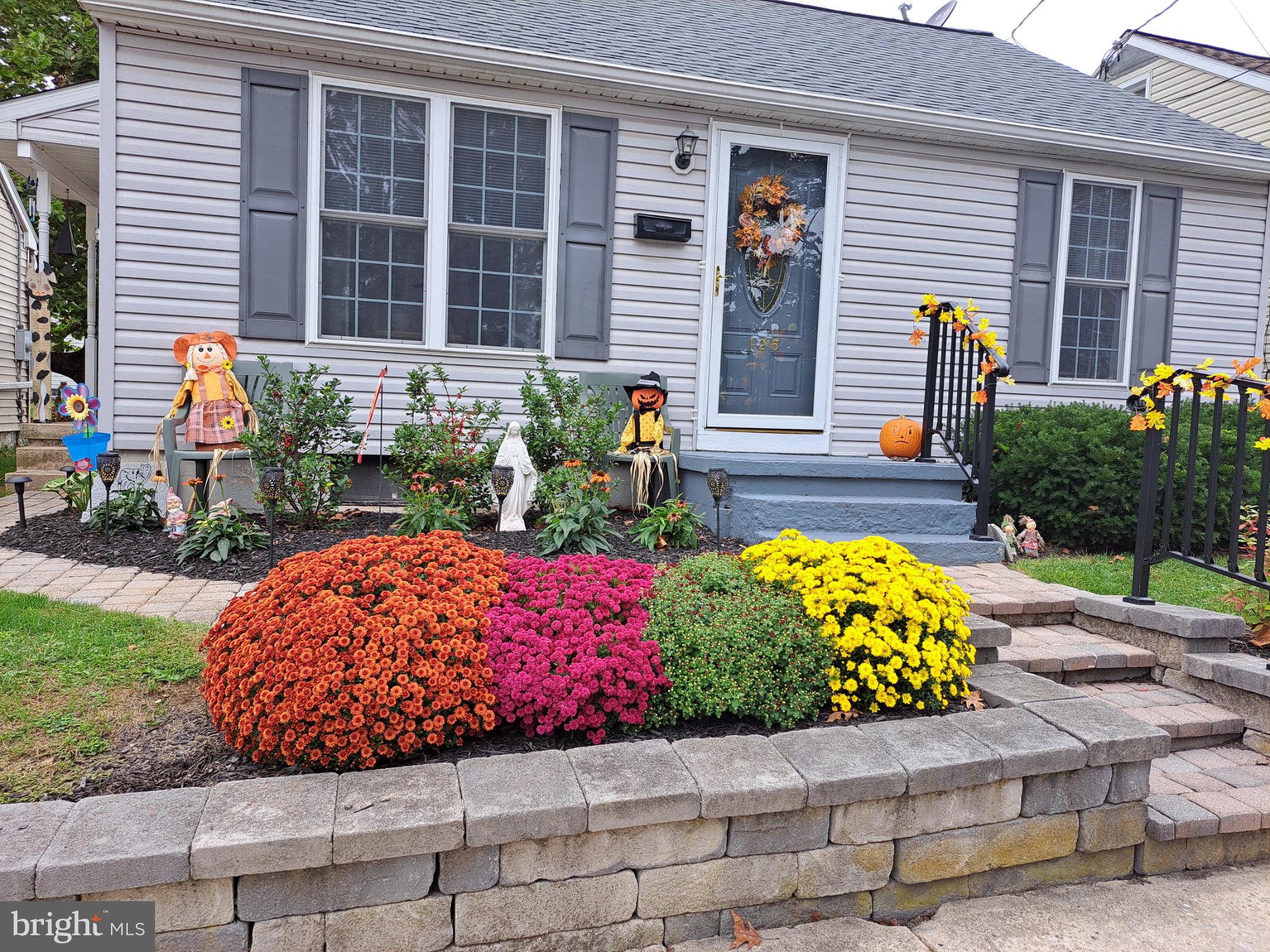 125 John Street Hanover, PA 17331 - Photo 4 of 33 Fall Photo
