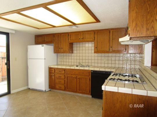 1008 West Atkins Avenue Ridgecrest, CA 93555 - Photo 2 of 15